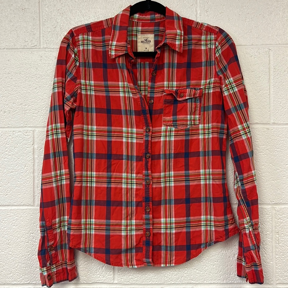 BOGO 🆓 HOLLISTER red plaid button down Medium